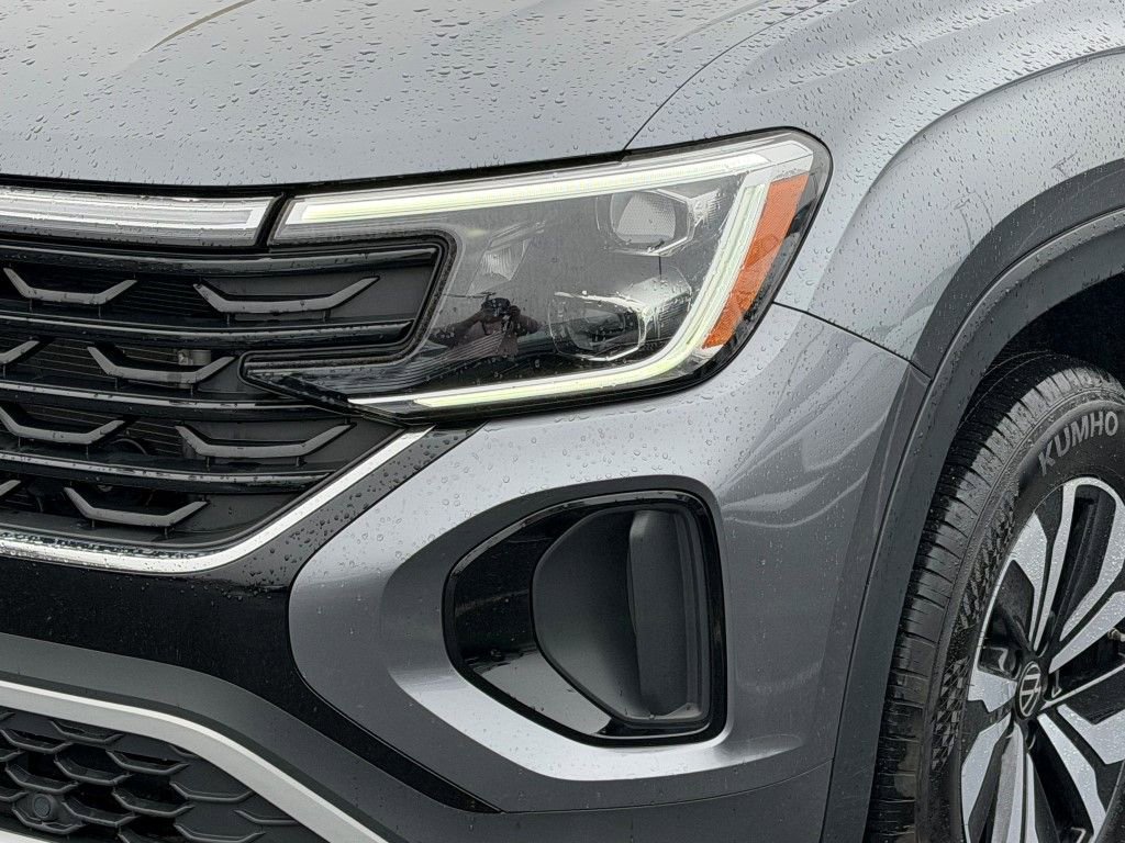 Used 2024 Volkswagen Atlas Cross Sport SE image 7