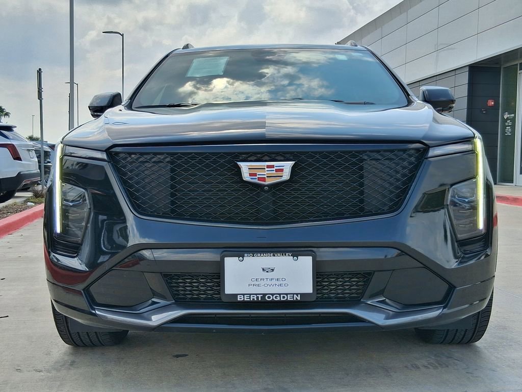 Used 2025 Cadillac XT4 Sport FWD image 2