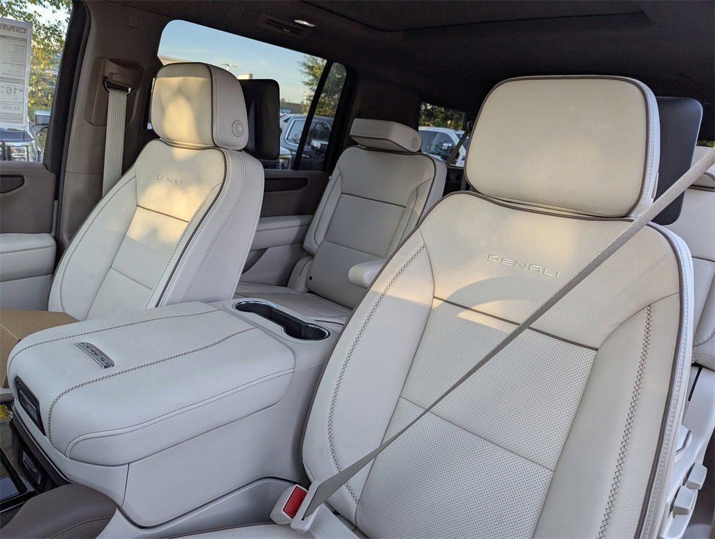 New 2026 GMC Yukon XL Denali w/ Denali Reserve Package image 11