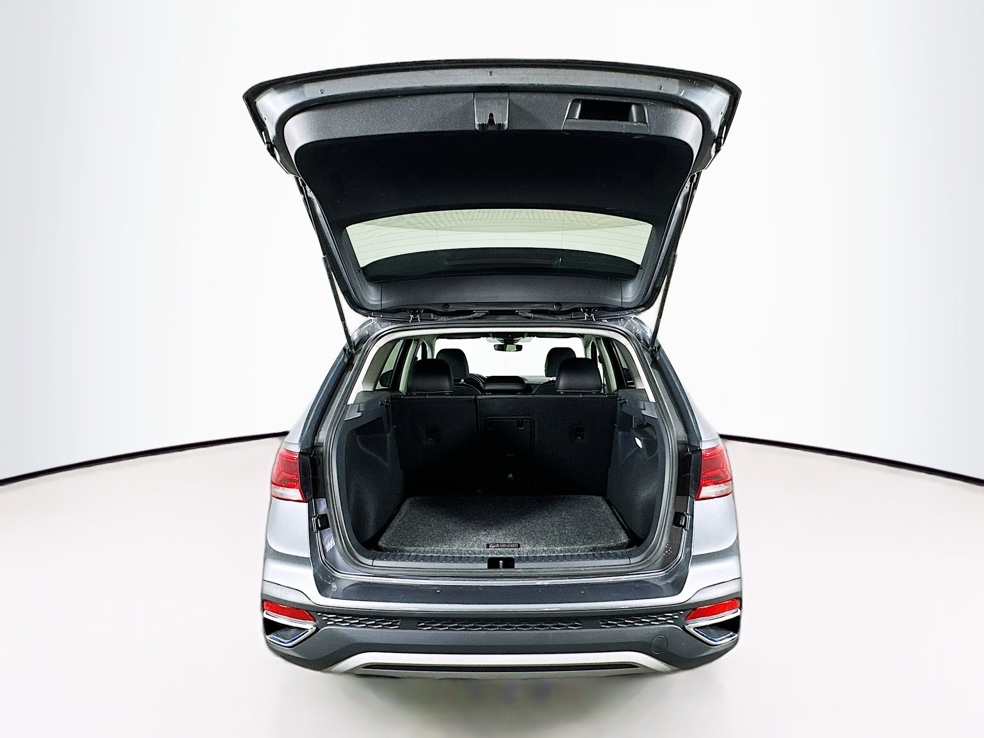 Used 2024 Volkswagen Taos SE image 28