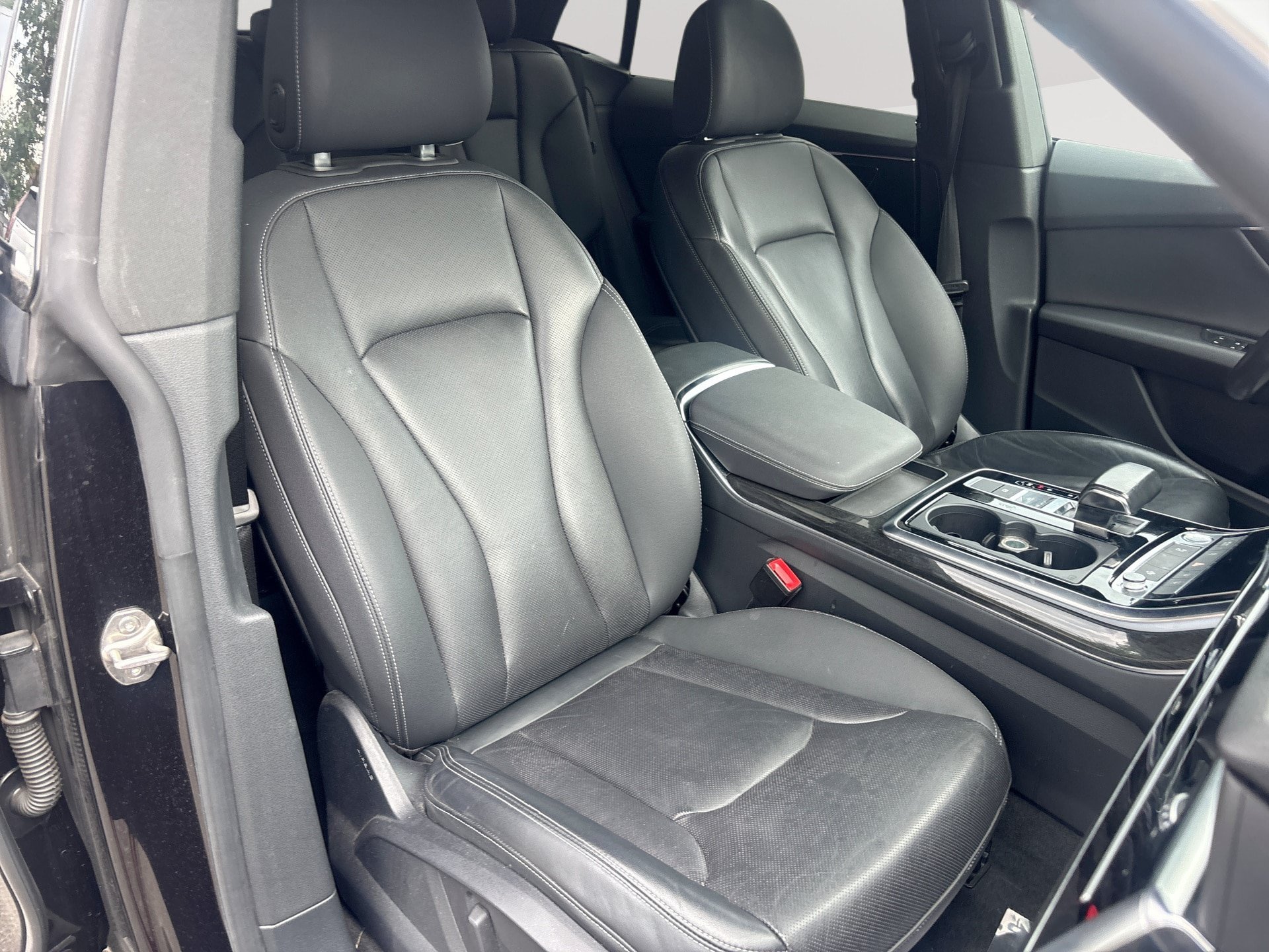 Used 2019 Audi Q8 Premium Plus AWD/4WD image 28