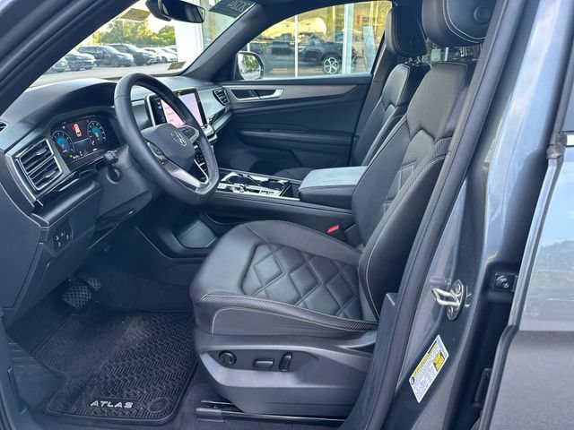 Certified 2024 Volkswagen Atlas Cross Sport SE w/ Panoramic Sunroof Package AWD/4WD image 14