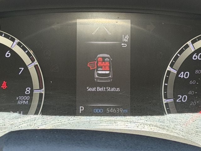 Used 2021 Toyota Highlander LE FWD image 15