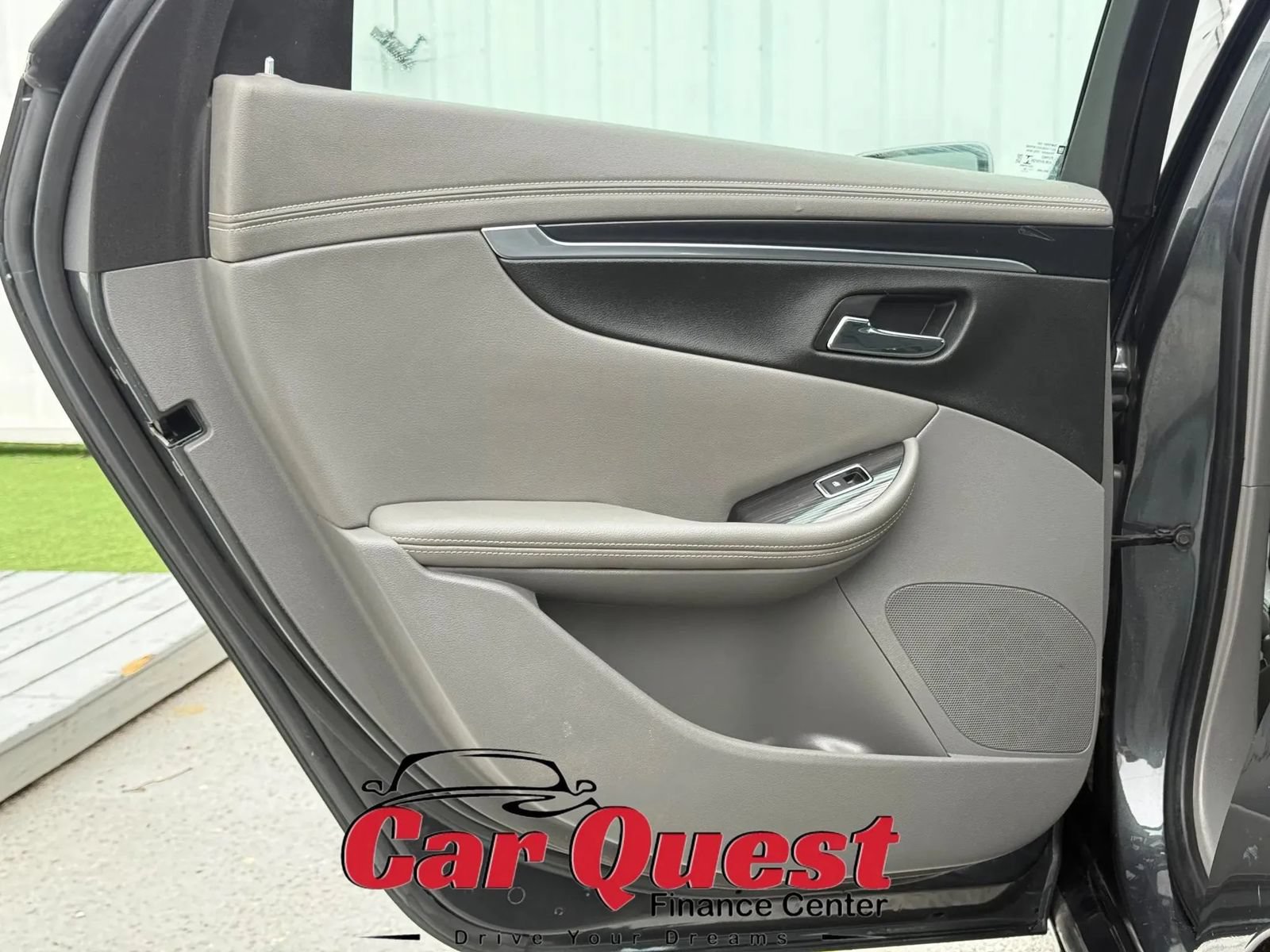 Used 2018 Chevrolet Impala LT FWD image 13