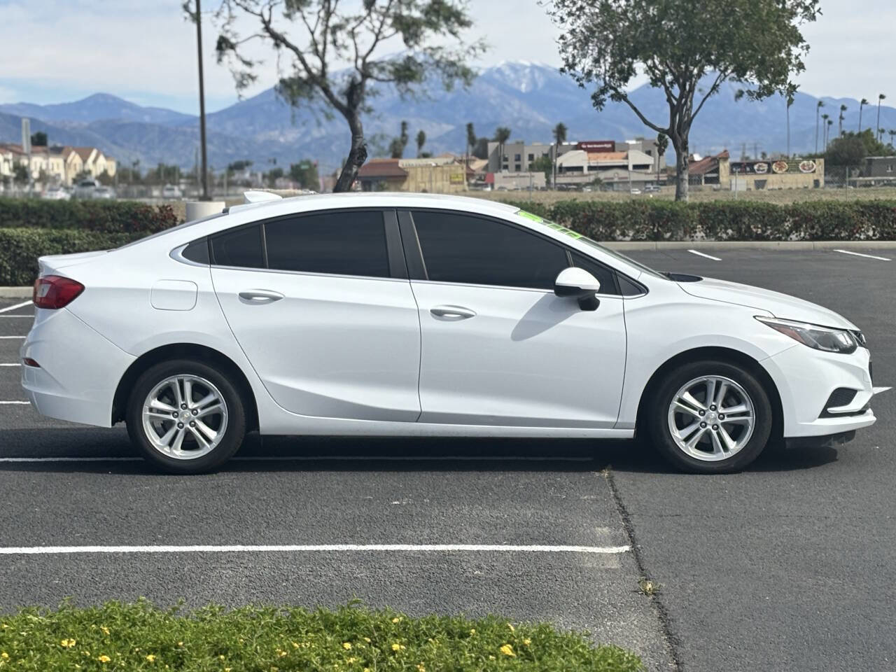 Used 2018 Chevrolet Cruze LT w/ LT Fleet Convenience Package image 4