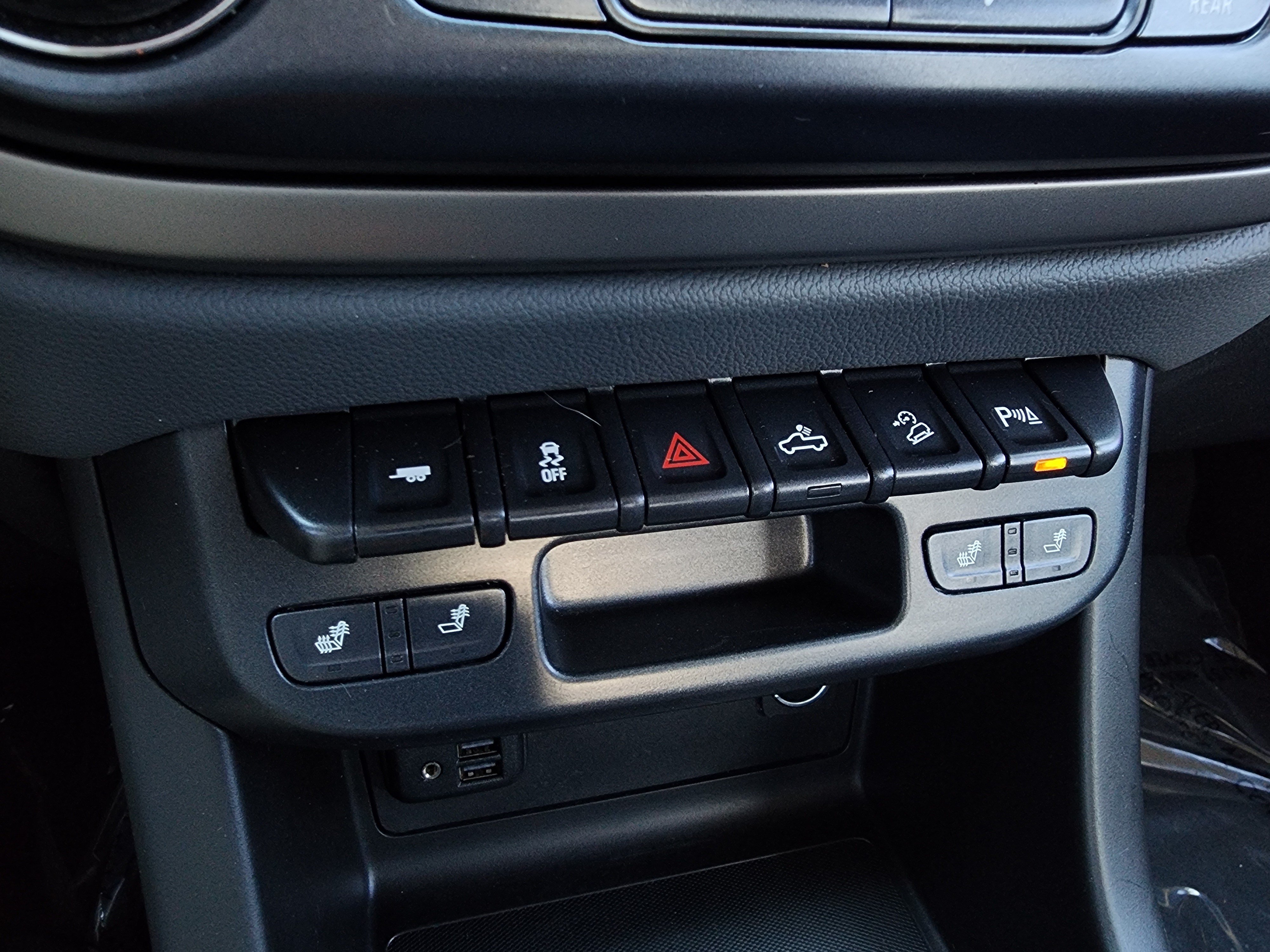 Used 2019 Chevrolet Colorado Z71 AWD/4WD image 24