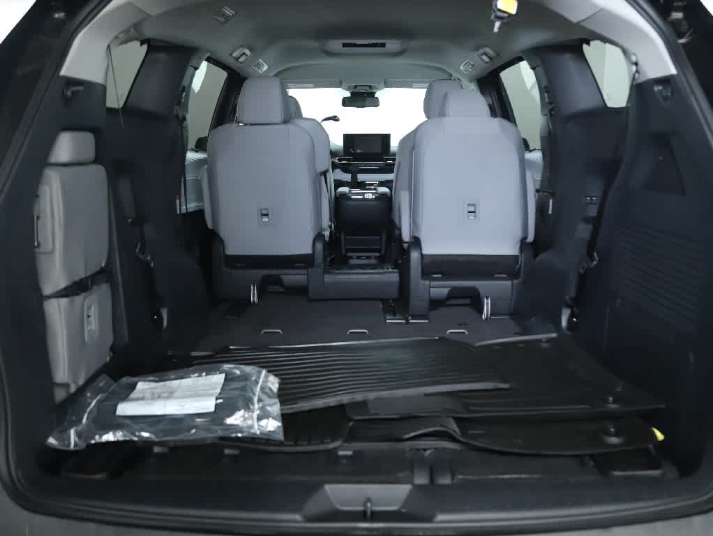 Certified 2026 Toyota Sienna LE AWD/4WD image 27