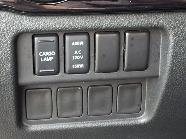 Used 2022 Nissan Titan SV w/ SV Convenience Package AWD/4WD image 23
