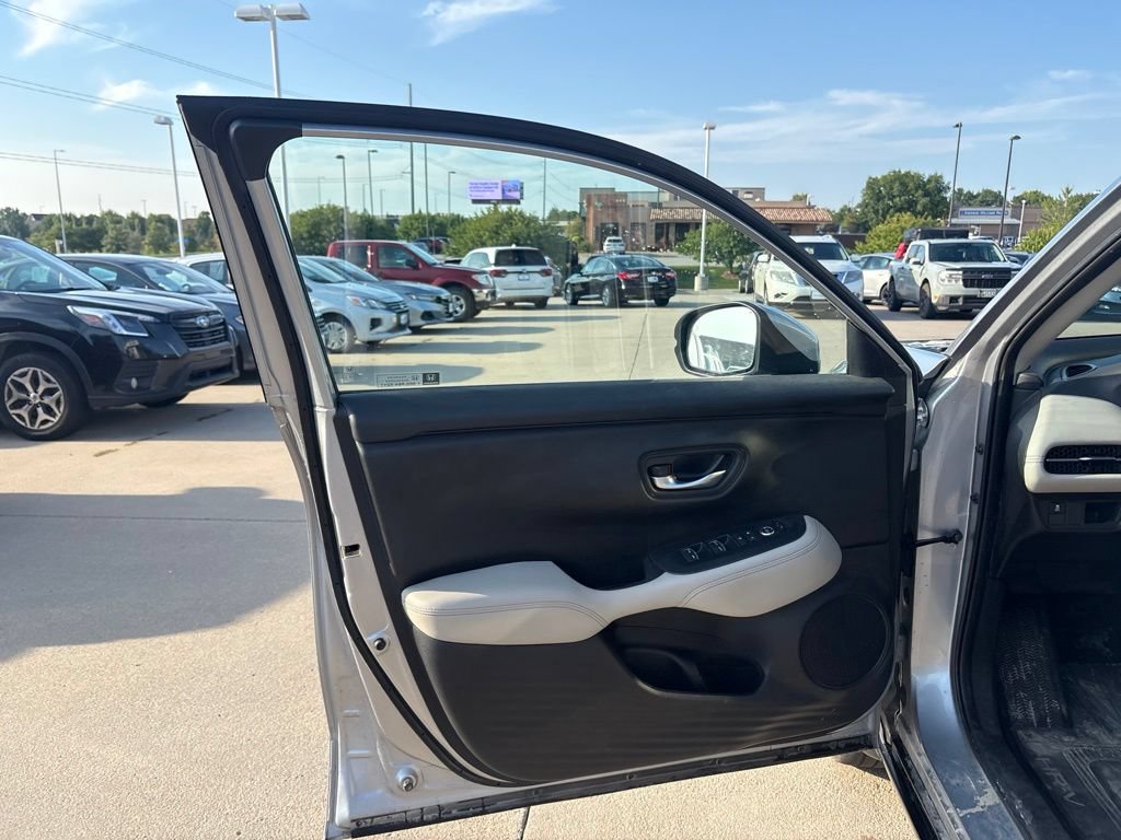 Used 2025 Honda HR-V EX-L image 9