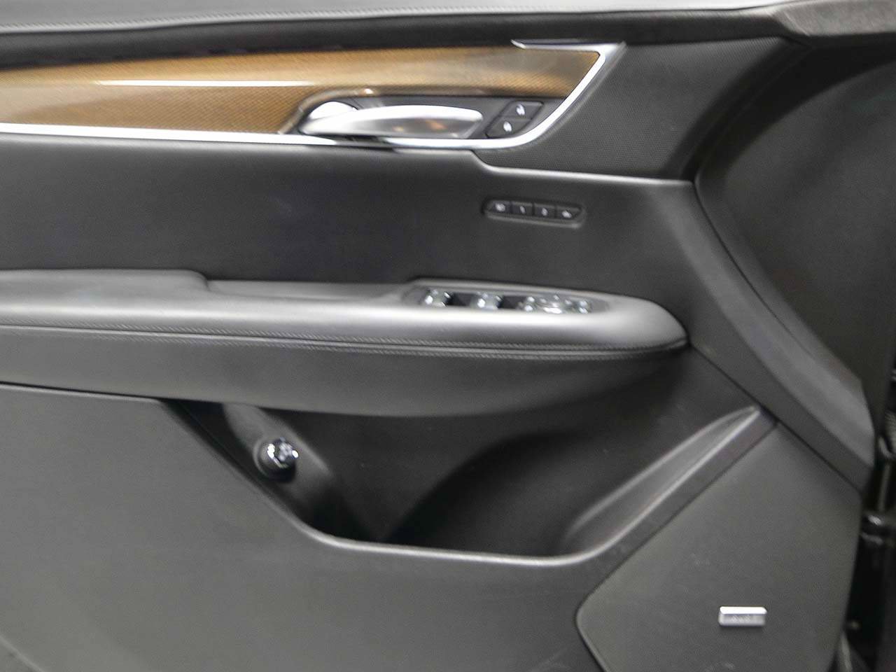 Used 2019 Cadillac XT5 Platinum image 6