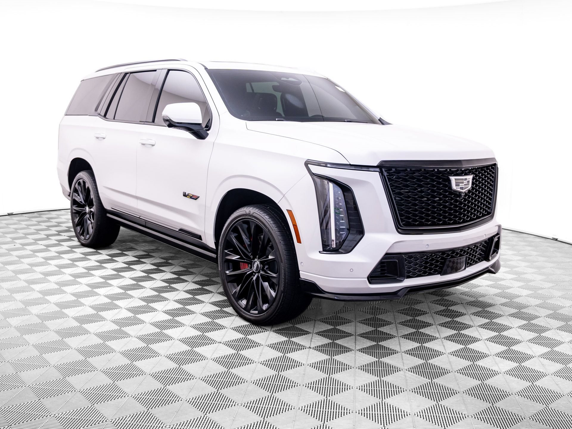 Certified 2025 Cadillac Escalade V w/ LPO, ONYX Package AWD/4WD image 9