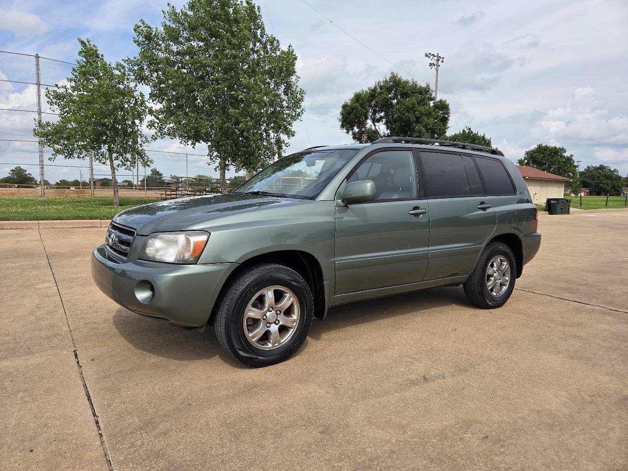Used 2005 Toyota Highlander 2WD V6 image 2