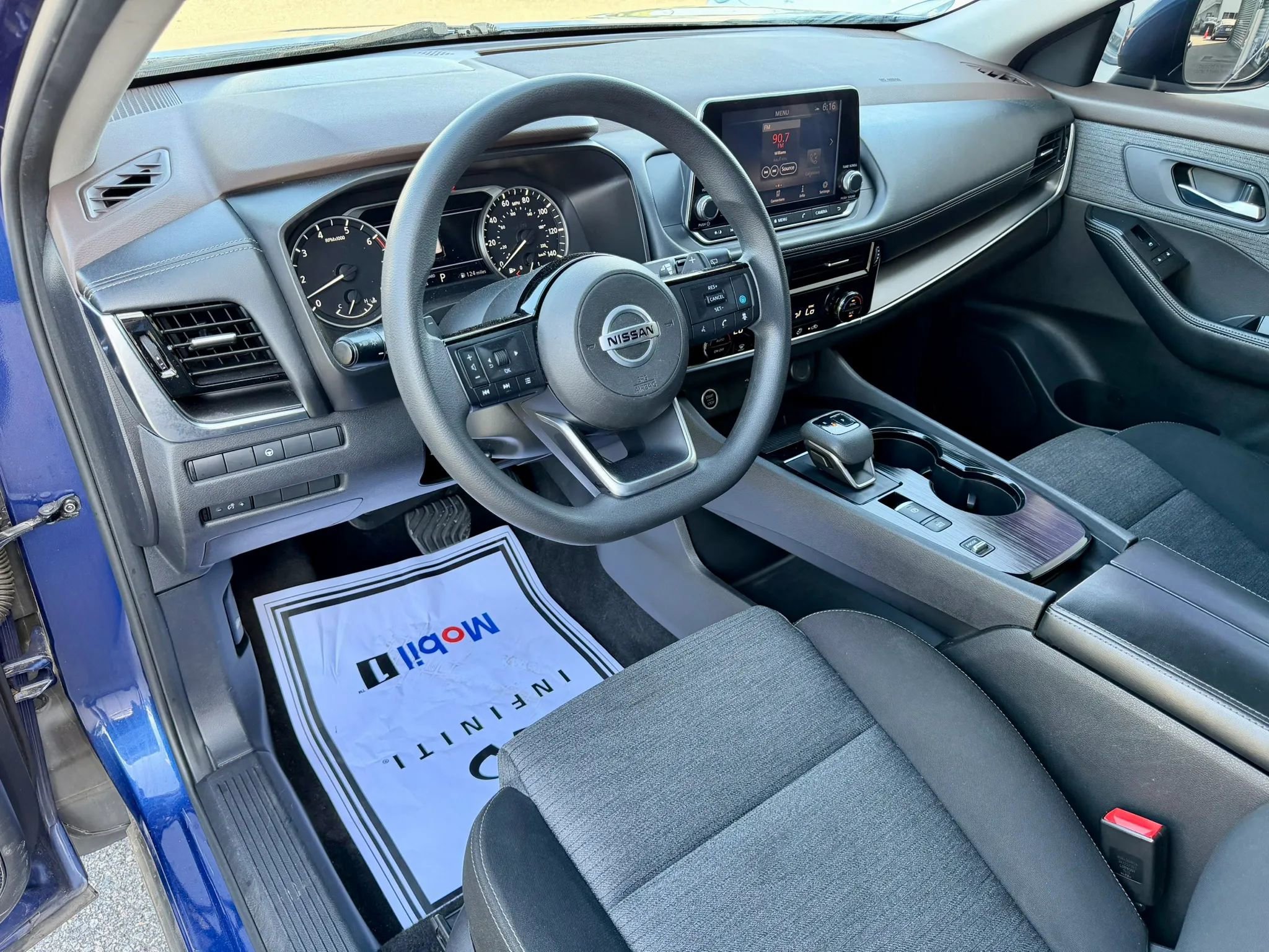 Used 2021 Nissan Rogue SV FWD image 22