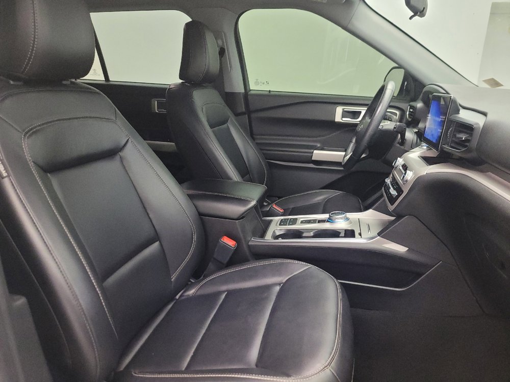 Used 2023 Ford Explorer XLT w/ Equipment Group 202A RWD image 21
