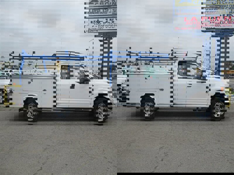 Used 2022 Ford F350 XL w/ Power Equipment Group image 2