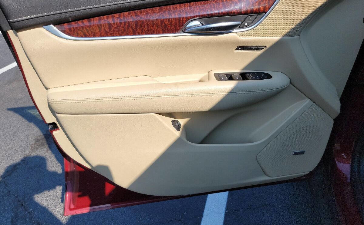 Used 2017 Cadillac XT5 Premium Luxury image 9