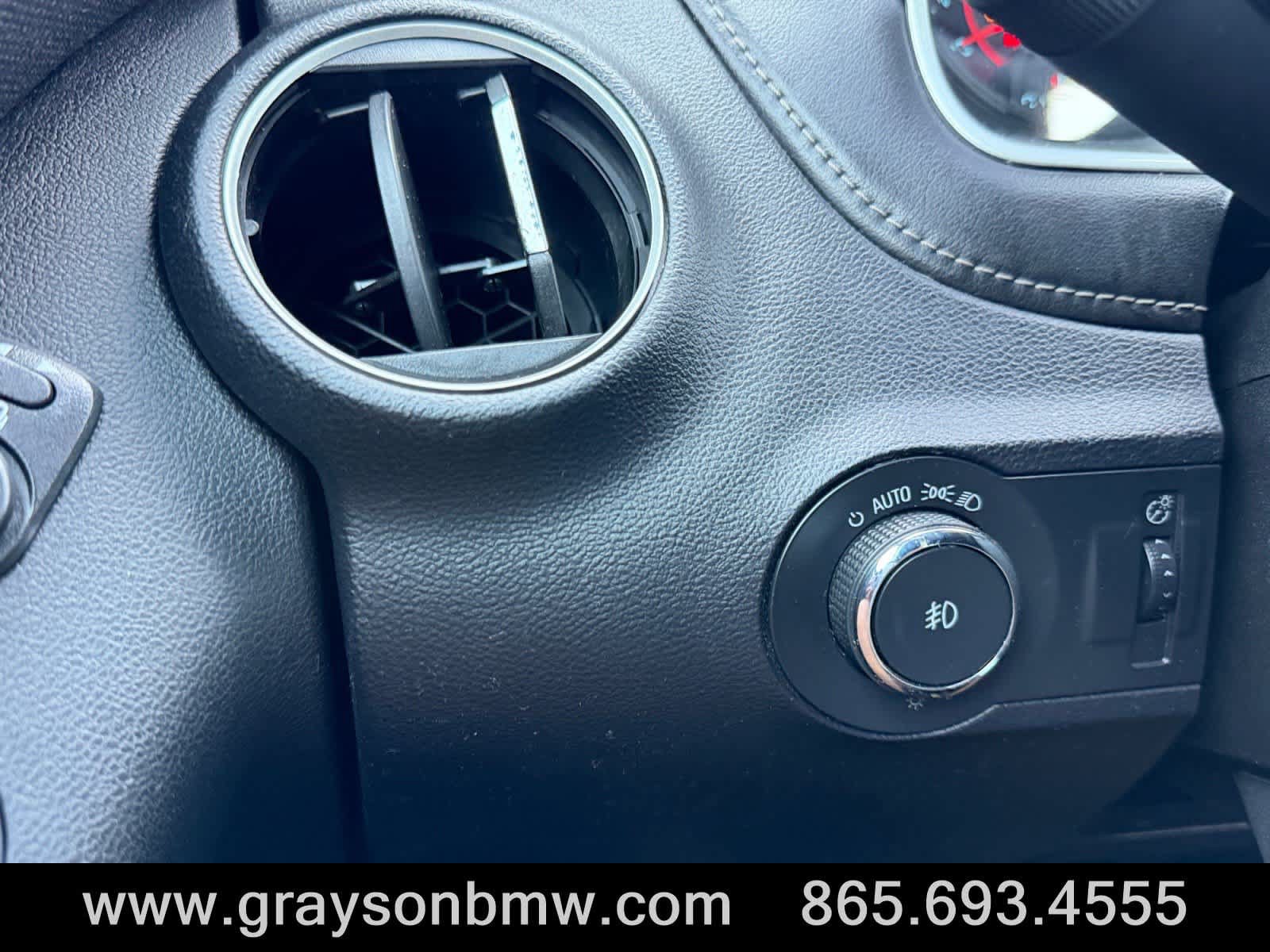 Used 2015 Chevrolet Camaro LT RWD image 18