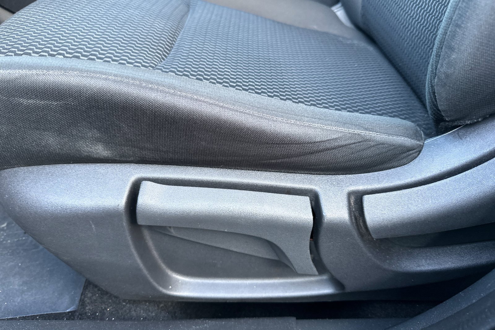 Used 2022 Nissan Rogue Sport S image 12