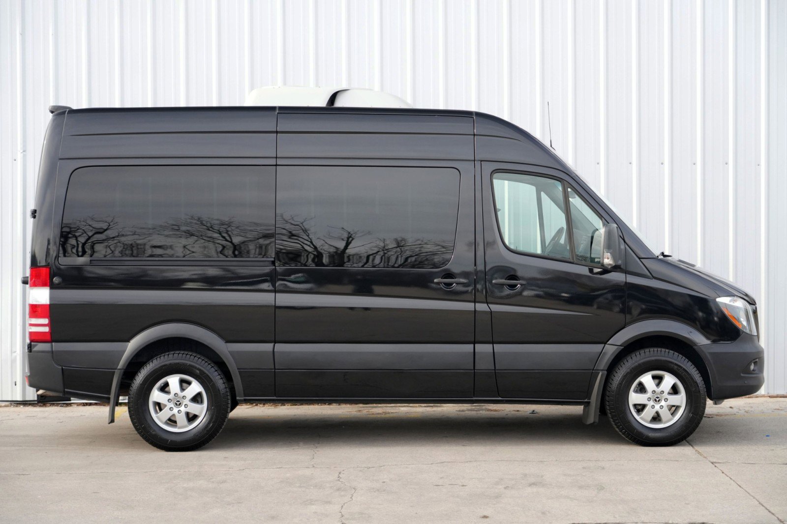 Used 2018 Mercedes-Benz Sprinter 2500 image 41