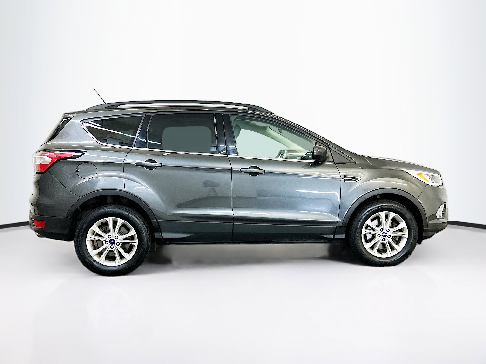 Used 2018 Ford Escape SEL image 10