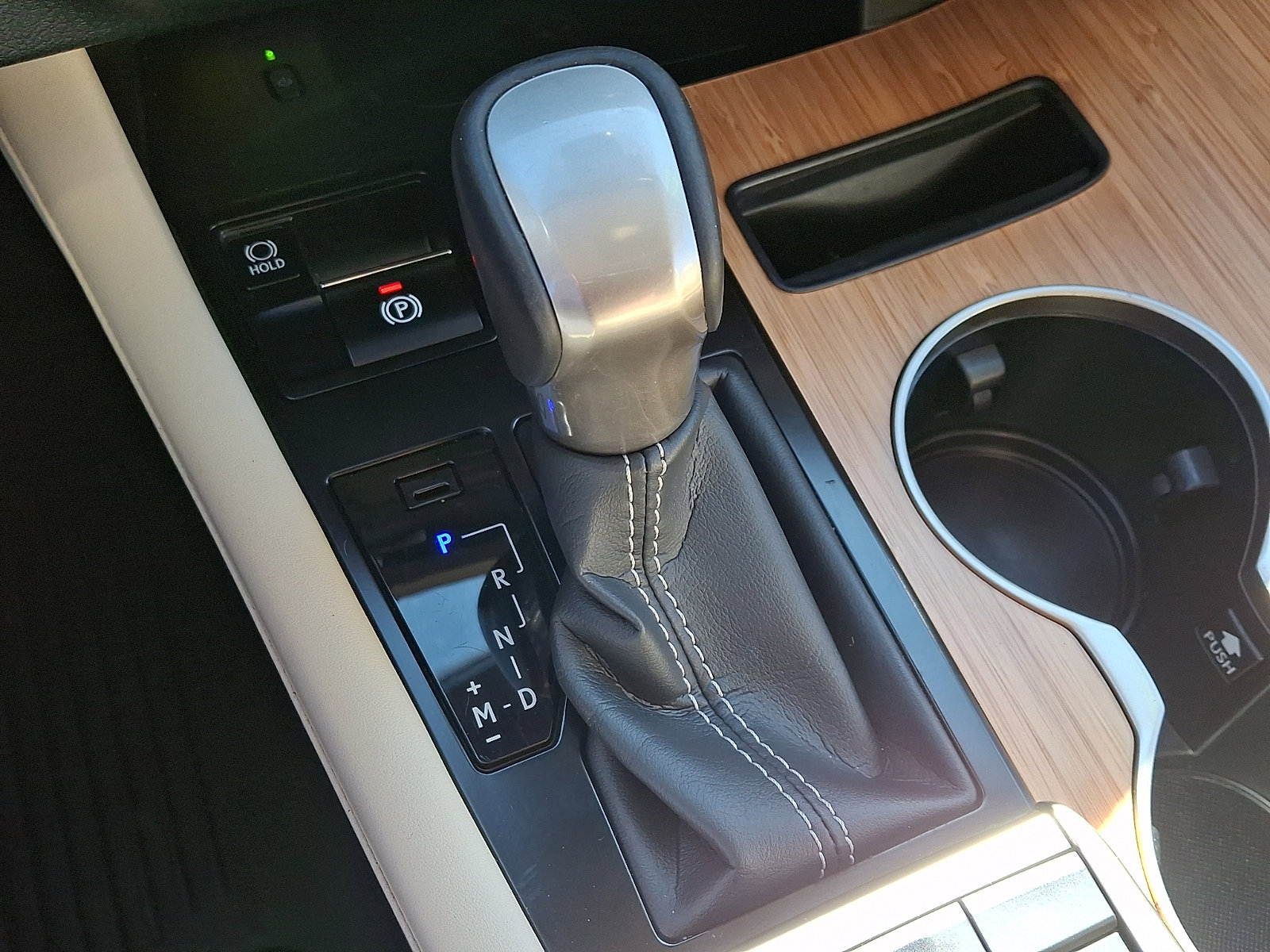 Certified 2021 Lexus RX 350L Premium w/ Premium Package image 16