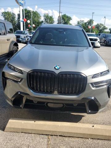 Used 2023 BMW X7 xDrive40i w/ M Sport Package AWD/4WD image 2