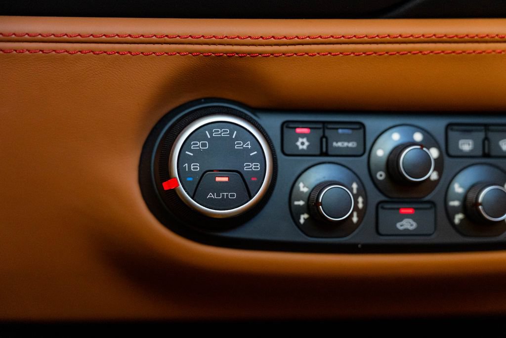 Used 2018 Ferrari 488 Spider RWD image 76