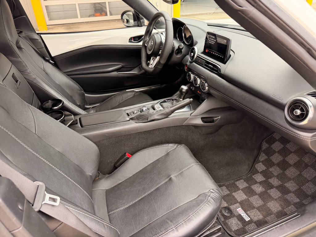 Used 2020 MAZDA MX-5 Miata RF Grand Touring RWD image 27