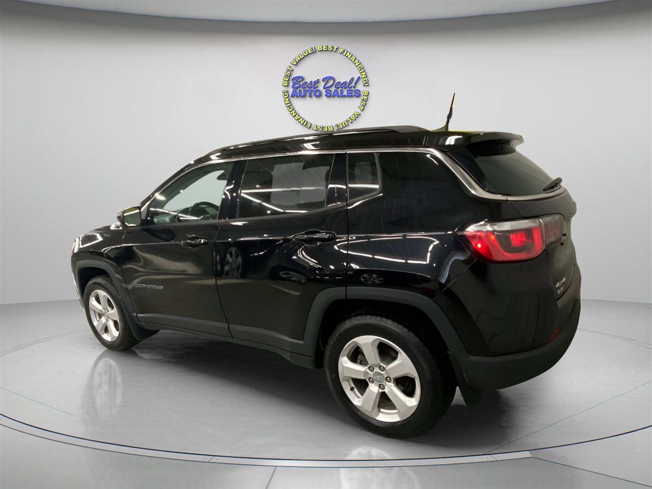 Used 2019 Jeep Compass Latitude w/ Cold Weather Group image 3