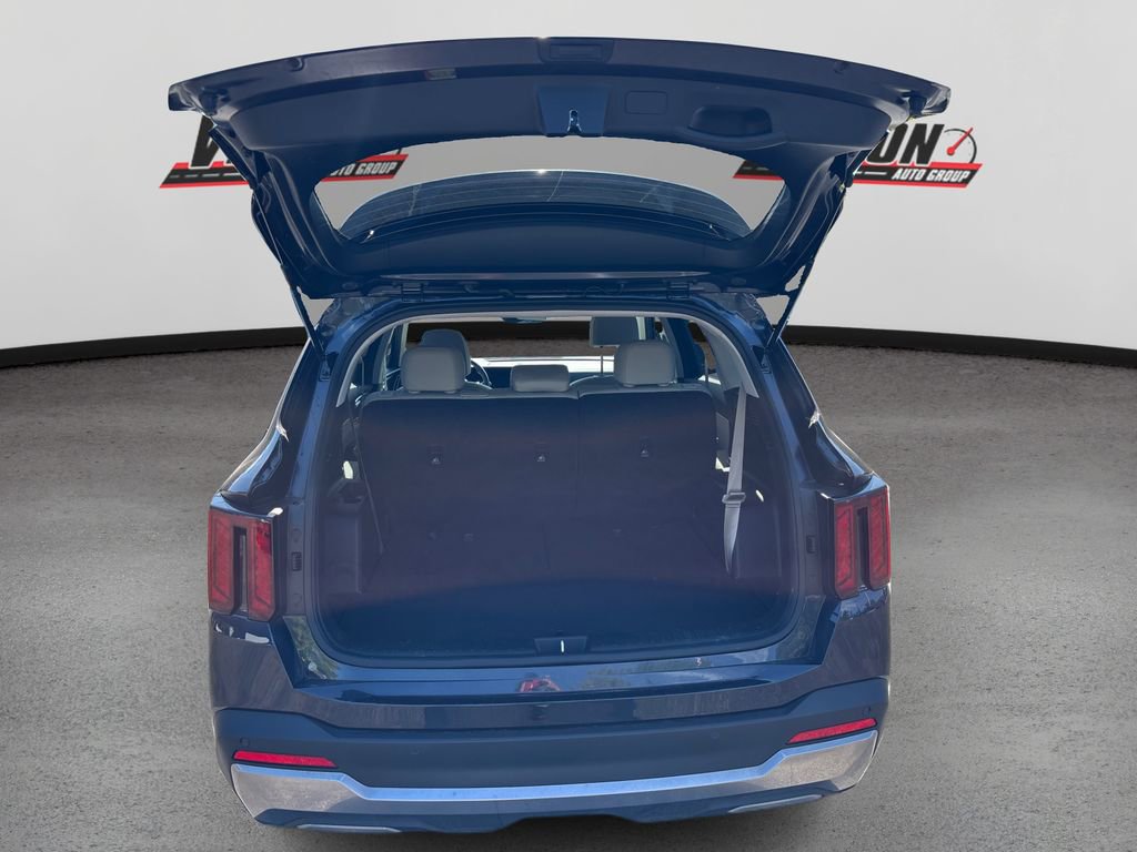 Certified 2025 Kia Sorento S image 11