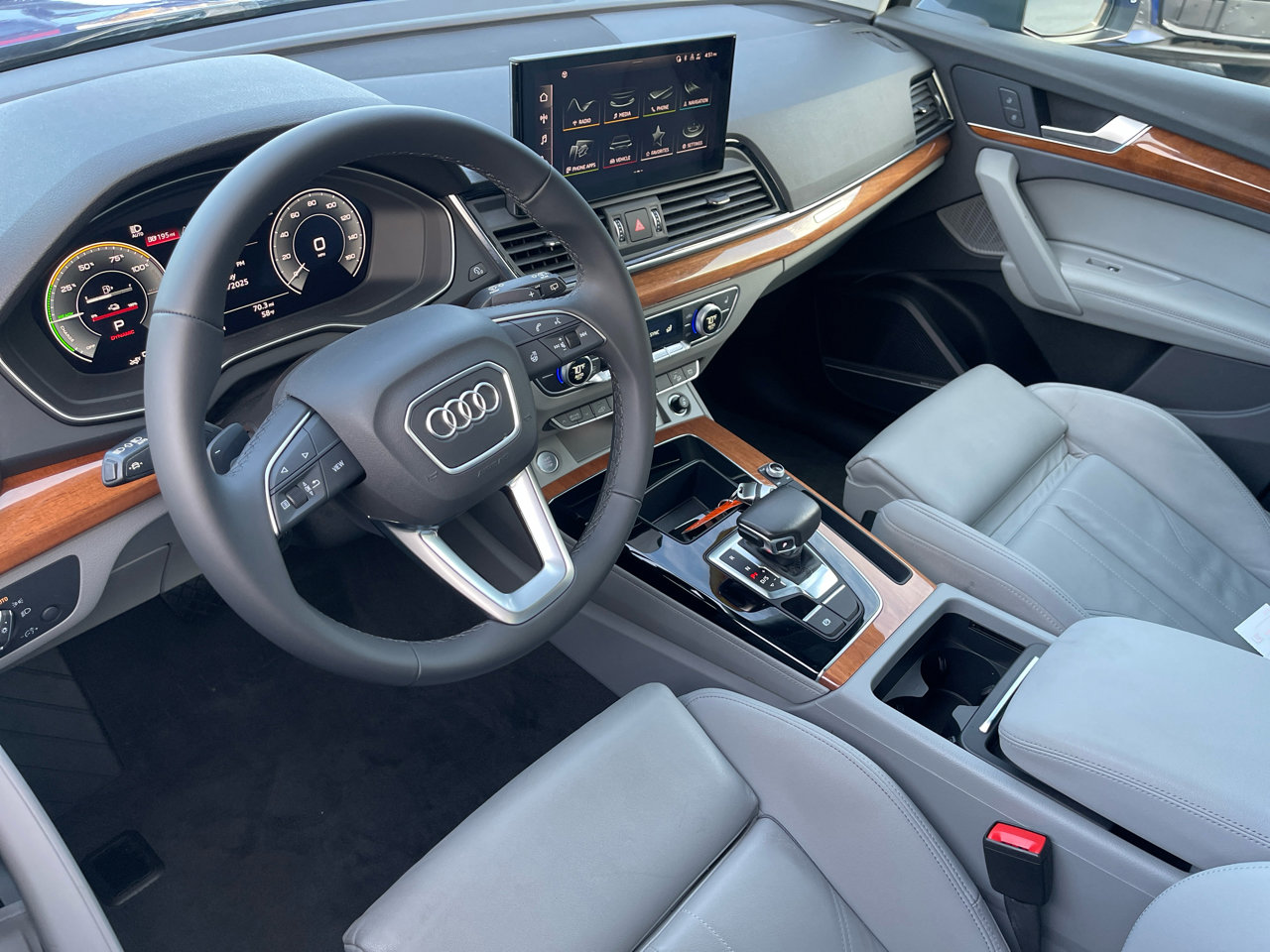 Used 2022 Audi Q5 e Premium Plus w/ Premium Plus Package image 20