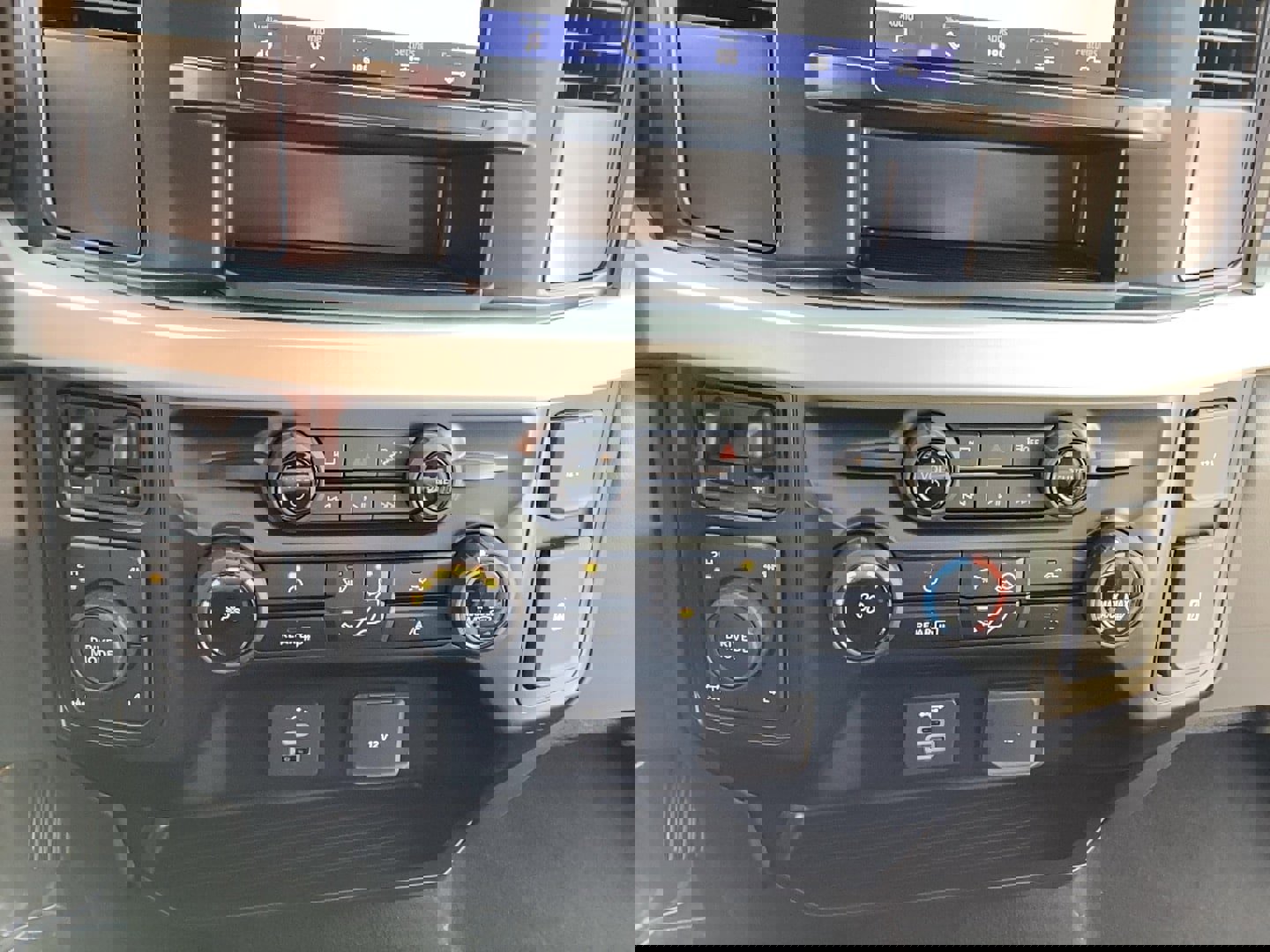 New 2026 Ford F350 4x4 Crew Cab Super Duty image 21