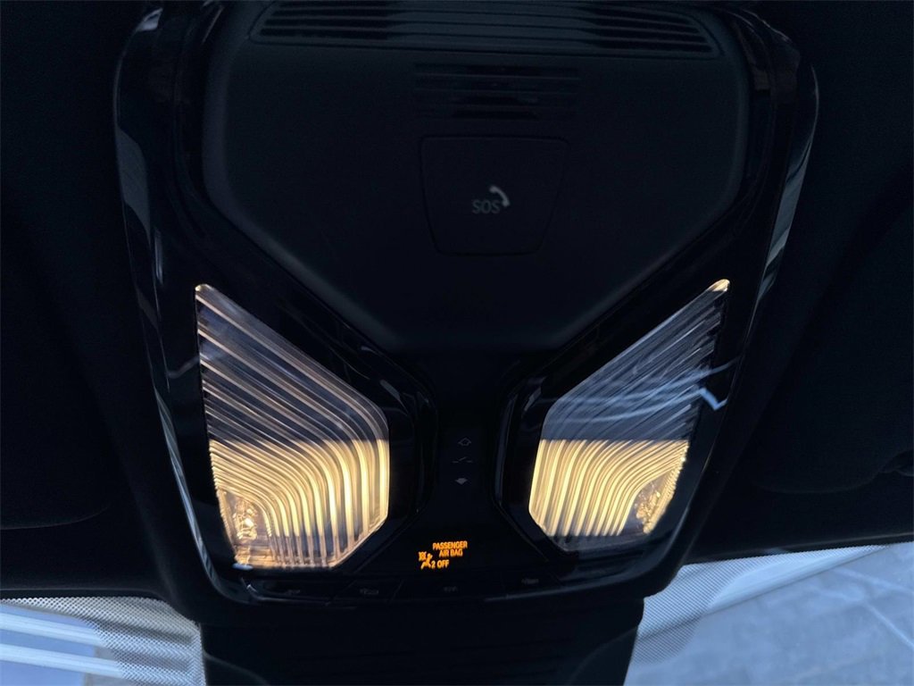 Used 2025 BMW X7 xDrive40i w/ M Sport Package image 26