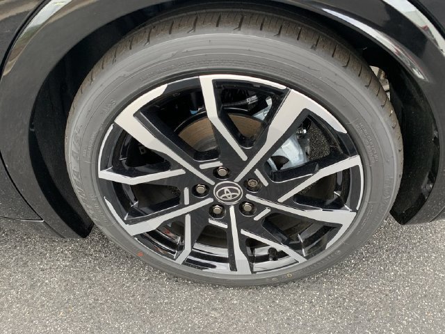New 2026 Toyota Prius Plug-In Hybrid FWD image 35