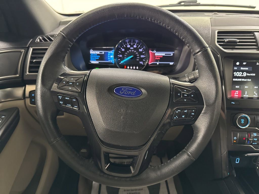 Used 2018 Ford Explorer XLT w/ Equipment Group 202A FWD image 19