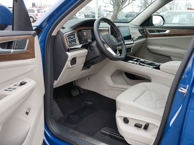 Certified 2025 Volkswagen Atlas SE w/ Panoramic Sunroof Package image 12