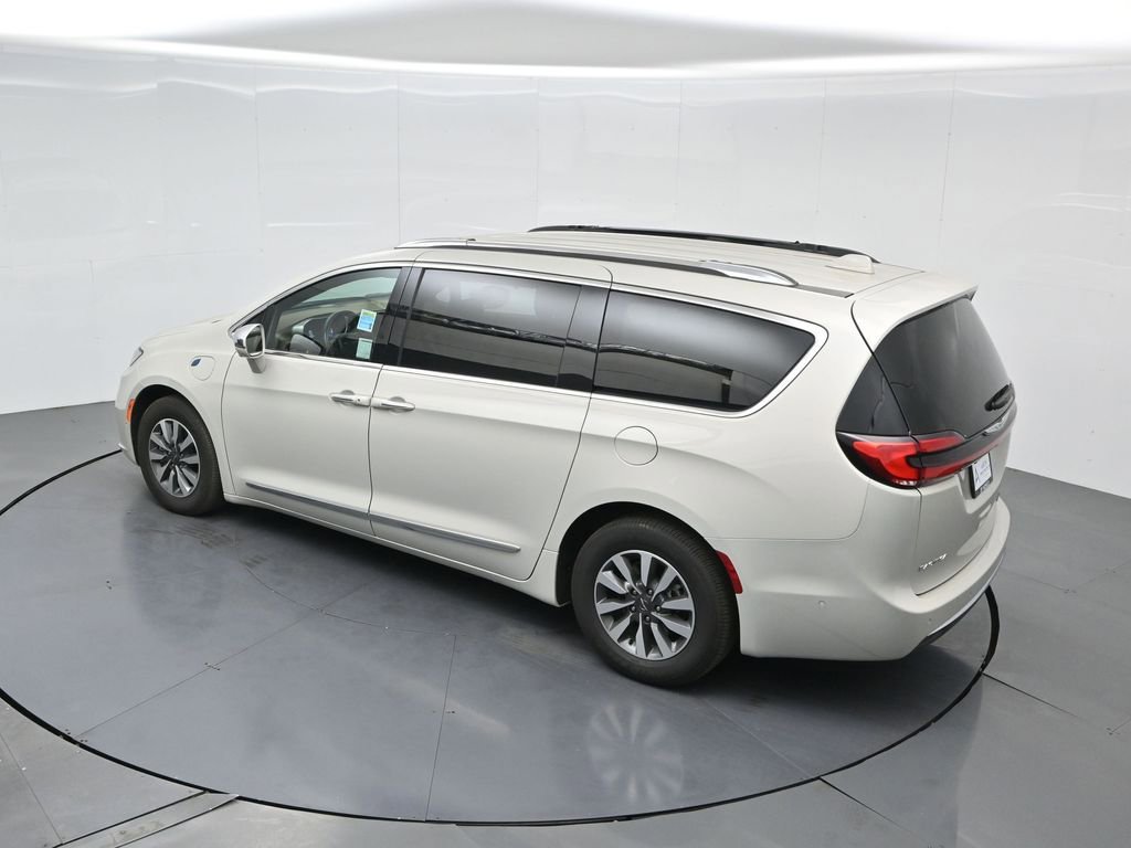 Used 2021 Chrysler Pacifica Limited w/ Premium & Safety Sphere Group image 57