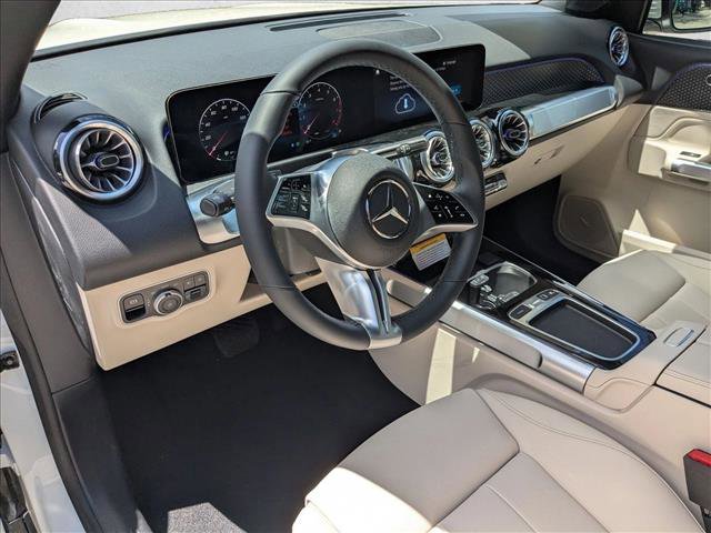 Used 2025 Mercedes-Benz GLB 250 image 3