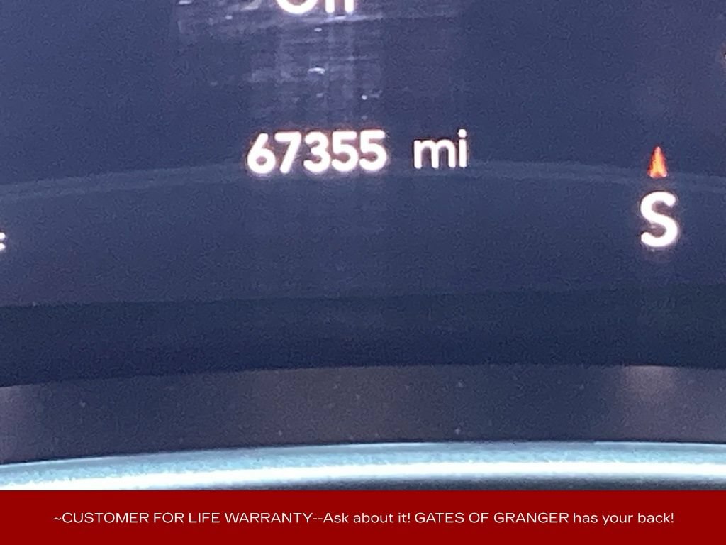 Used 2024 Chrysler Pacifica Touring-L FWD image 4