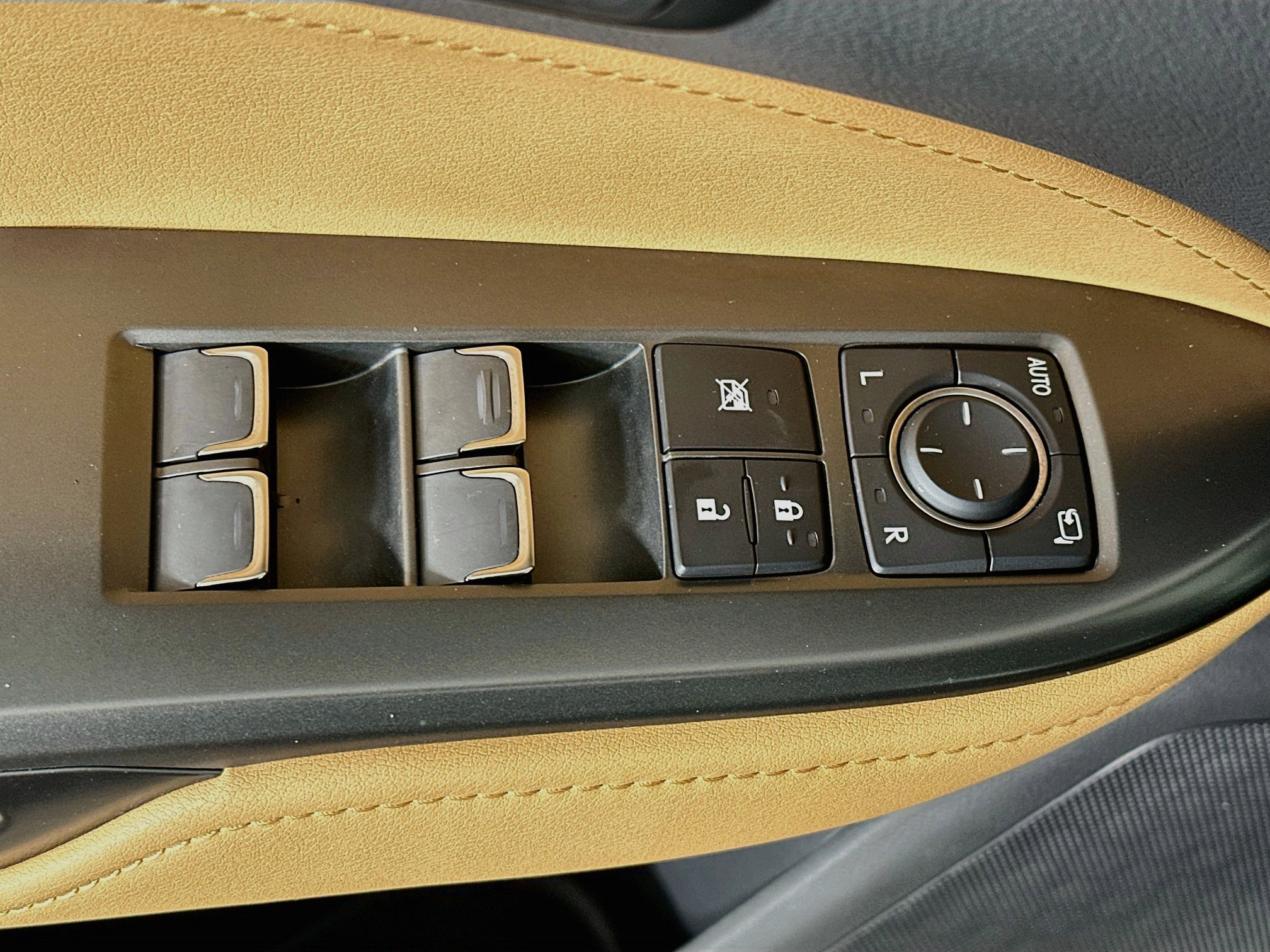 Used 2025 Lexus NX 250 FWD w/ Premium Package image 15