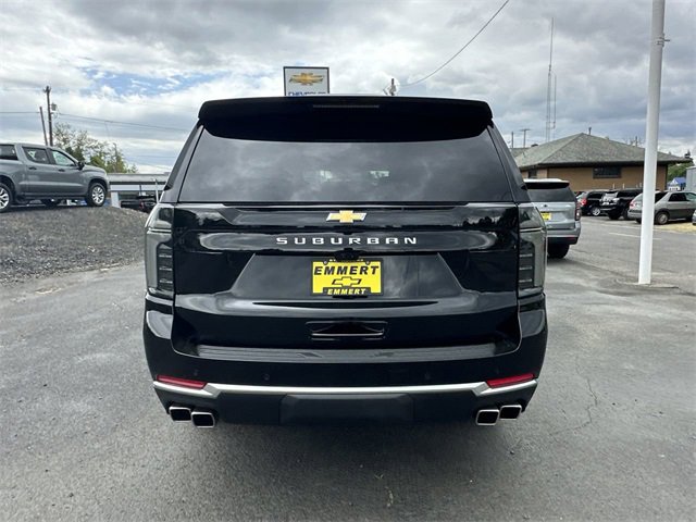 Used 2025 Chevrolet Suburban High Country w/ Sun And Tow Package image 12