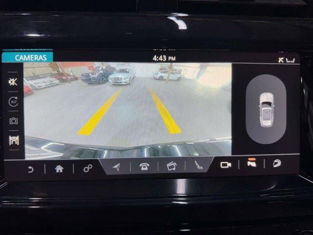 Used 2017 Land Rover Discovery HSE AWD/4WD image 30