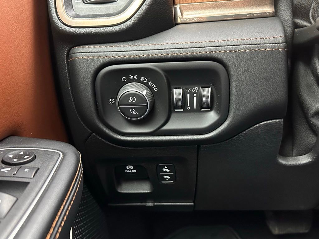 Used 2021 RAM 1500 Limited w/ Bed Utility Group image 29