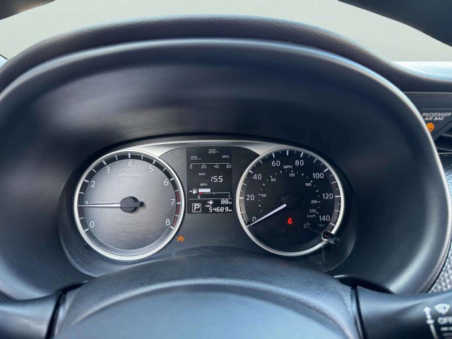 Used 2020 Nissan Kicks S image 20