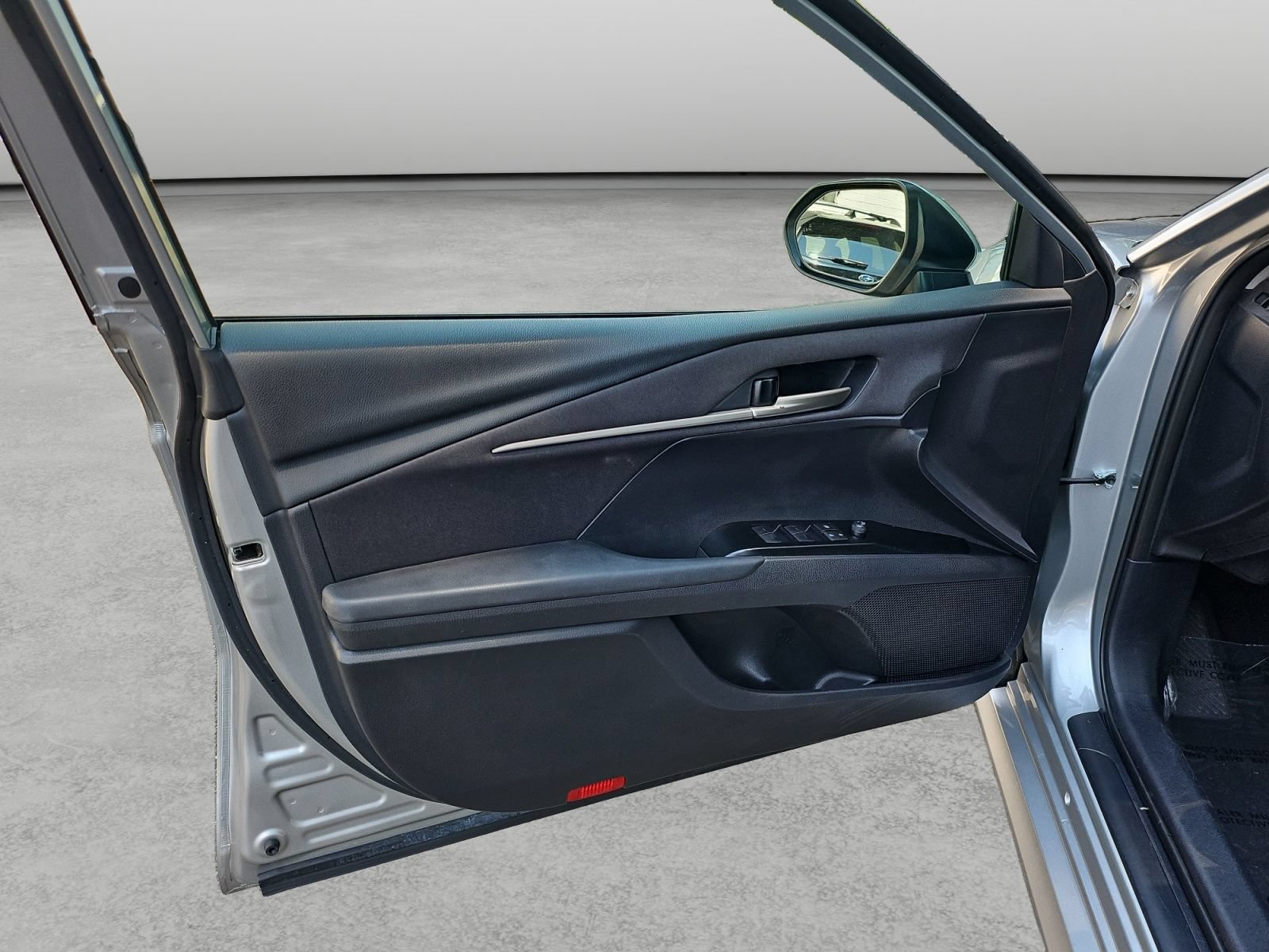 Used 2025 Toyota Camry LE FWD image 34