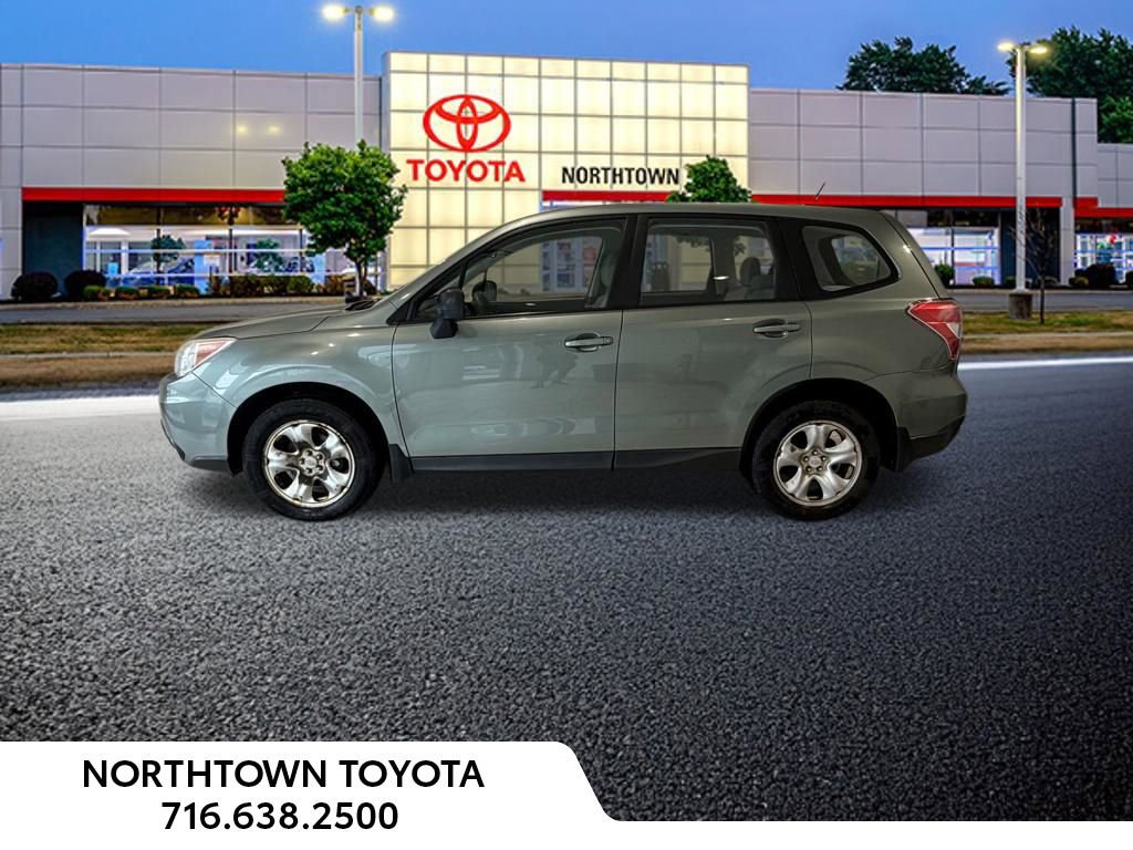 Used 2015 Subaru Forester 2.5i AWD/4WD image 2