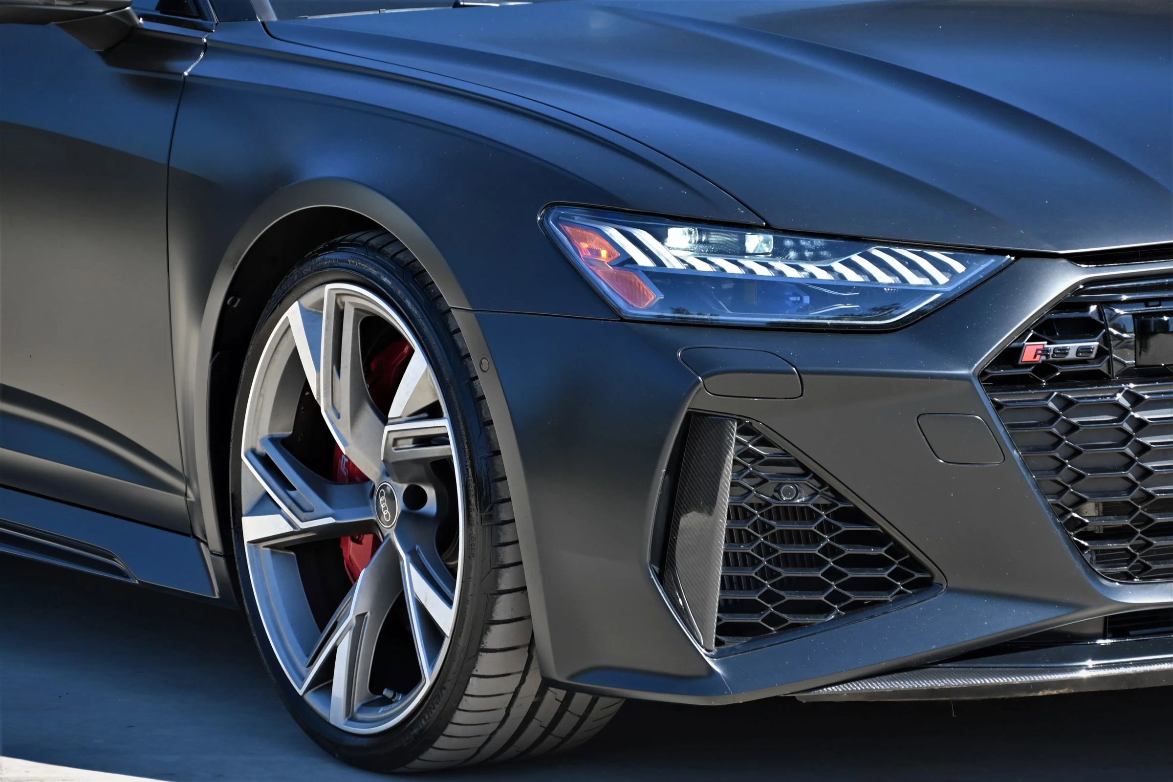 Used 2023 Audi RS 6 w/ Carbon Optic Package image 11