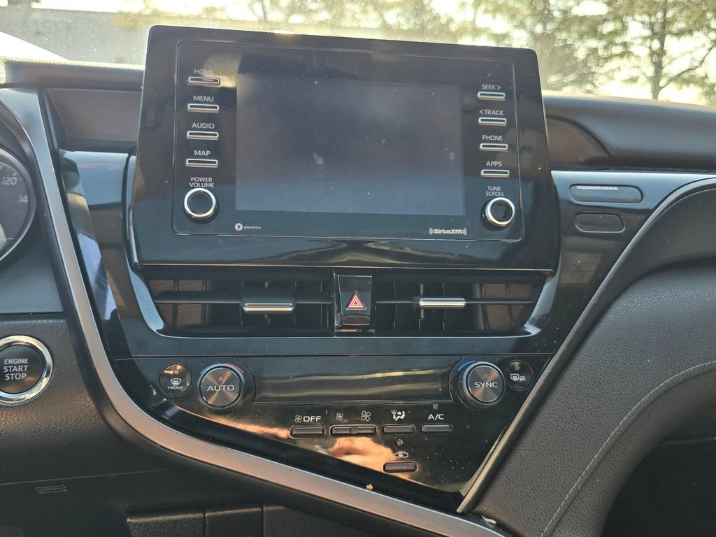 Used 2022 Toyota Camry SE w/ Convenience Package FWD image 23