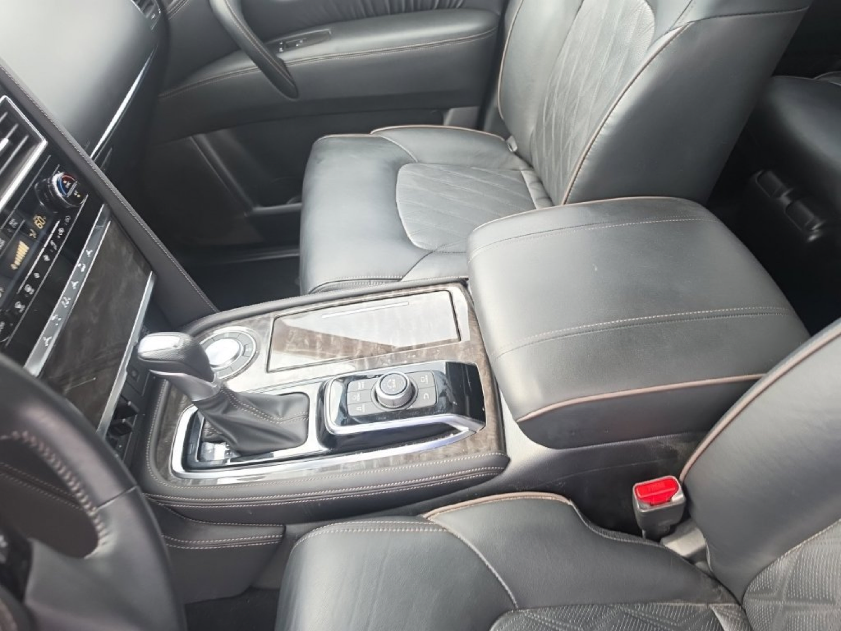 Used 2024 Nissan Armada Platinum w/ Captain's Chairs Package RWD image 18