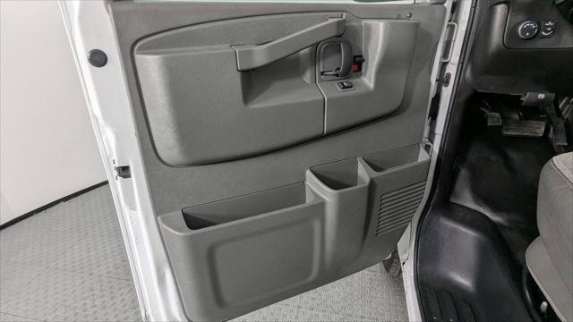 Used 2016 Chevrolet Express 2500 image 14